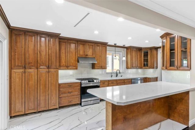 415 Birmingham Road, Burbank, CA 91504