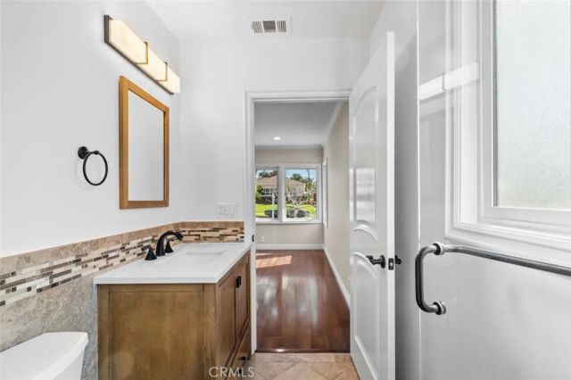 415 Birmingham Road, Burbank, CA 91504