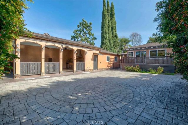 415 Birmingham Road, Burbank, CA 91504