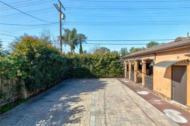 415 Birmingham Road, Burbank, CA 91504