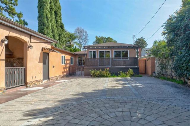 415 Birmingham Road, Burbank, CA 91504