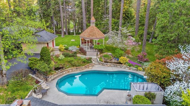 136 Orchard St, Nevada City, CA 95959