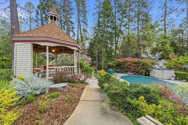136 Orchard St, Nevada City, CA 95959