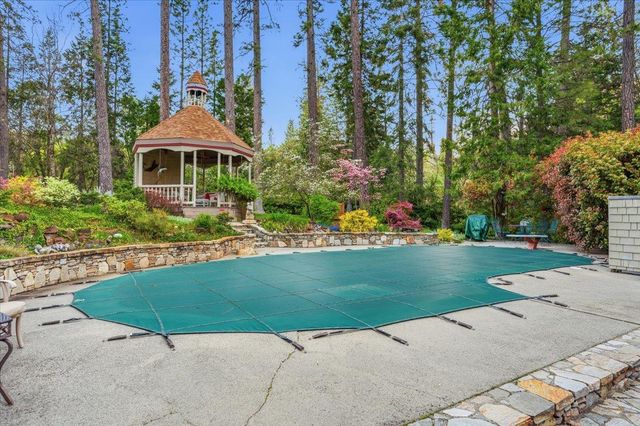 136 Orchard St, Nevada City, CA 95959