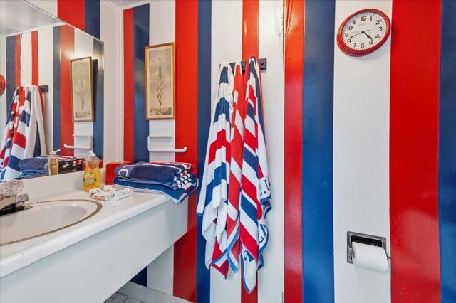 136 Orchard St, Nevada City, CA 95959