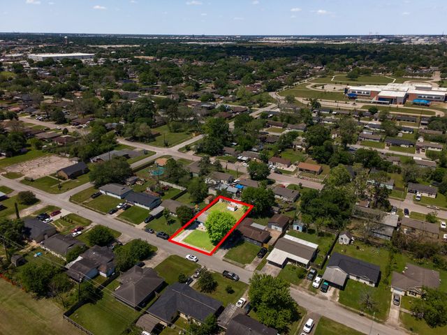 2113 Pickerton Drive, Deer Park, TX 77536