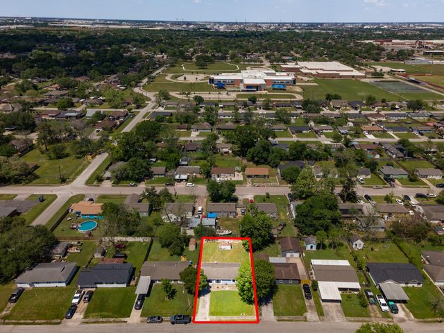 2113 Pickerton Drive, Deer Park, TX 77536