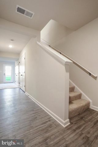 18 THROWER RD, Hedgesville, WV 25427