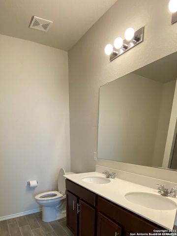 7723 Cottonwood Rdg, Boerne, TX 78015