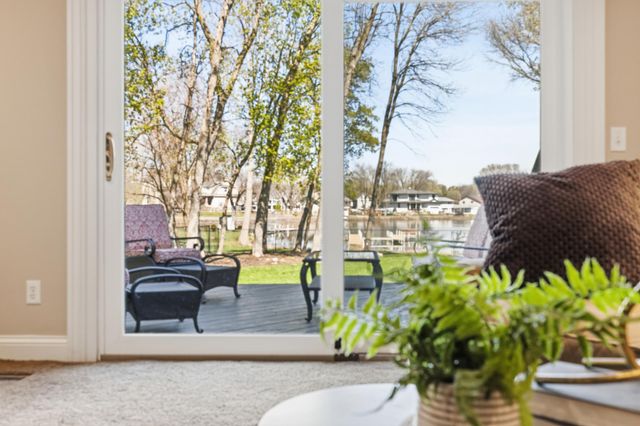 6570 Rustic Road SE, Prior Lake, MN 55372