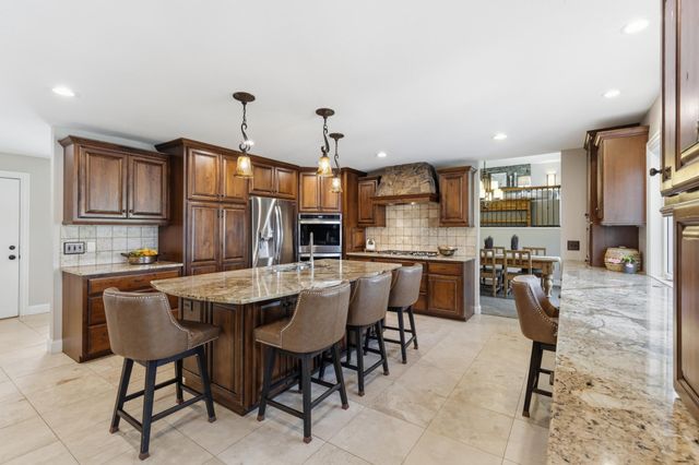 6570 Rustic Road SE, Prior Lake, MN 55372