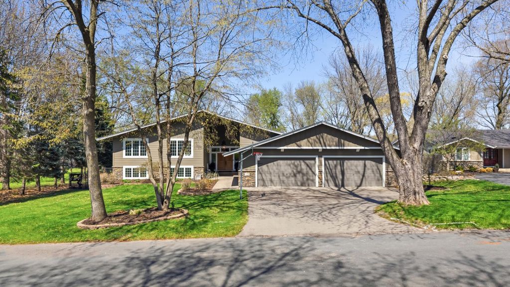 6570 Rustic Road SE, Prior Lake, MN 55372