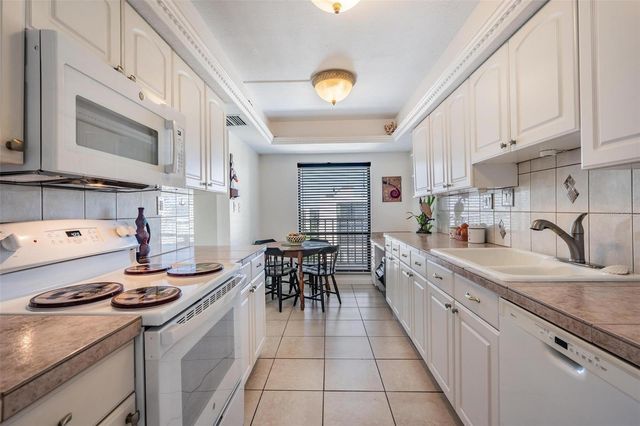 2900 COVE CAY DRIVE 7B, Clearwater, FL 33760