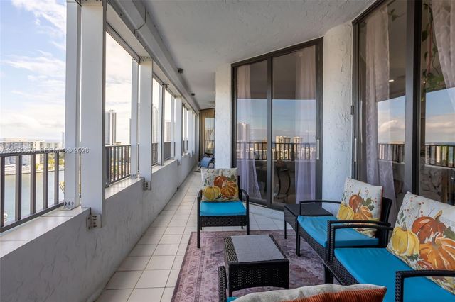 300 Three Islands Blvd PH3A, Hallandale Beach, FL 33009