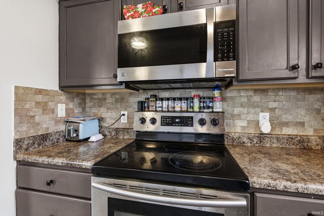 12228 Shearwater Run, Fort Wayne, IN 46845