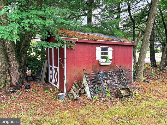 50 E 7TH AVE, Trappe, PA 19426