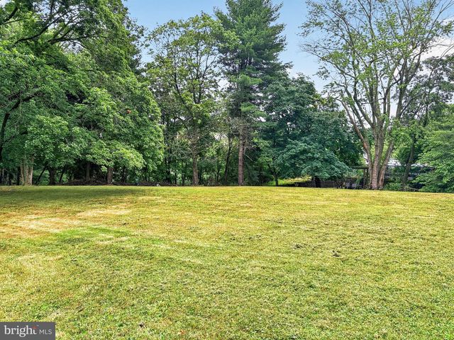 50 E 7TH AVE, Trappe, PA 19426