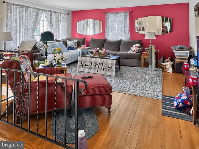 50 E 7TH AVE, Trappe, PA 19426