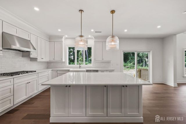 612 Old Stage Road, East Brunswick, NJ 08816