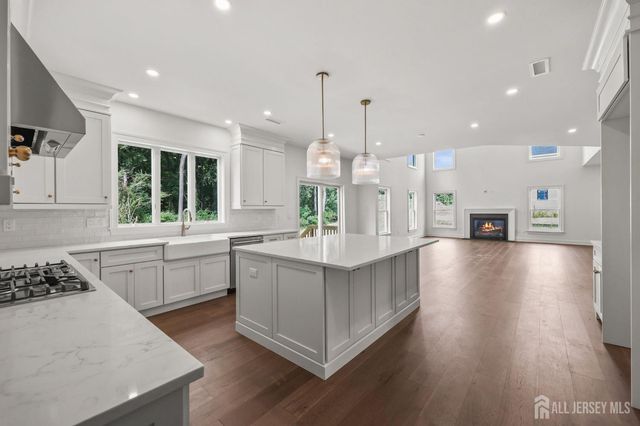 612 Old Stage Road, East Brunswick, NJ 08816