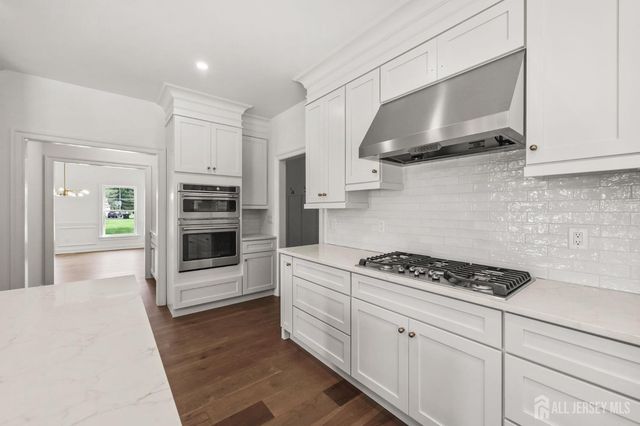 612 Old Stage Road, East Brunswick, NJ 08816