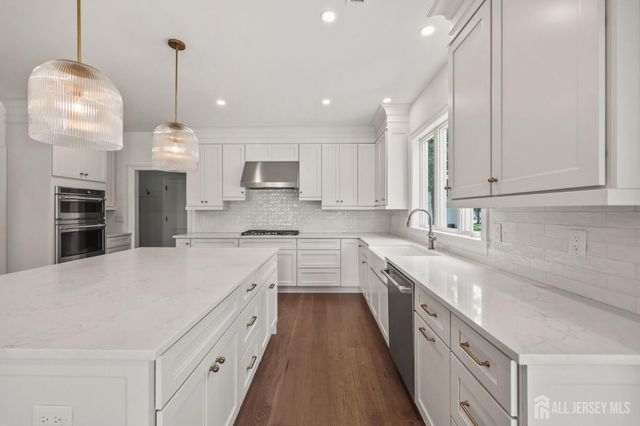 612 Old Stage Road, East Brunswick, NJ 08816