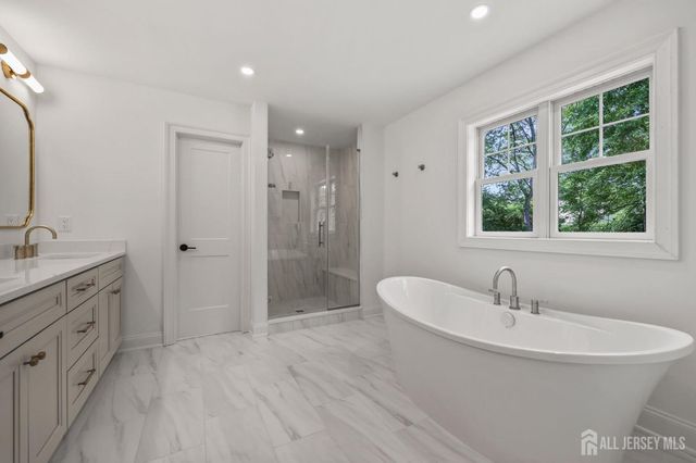 612 Old Stage Road, East Brunswick, NJ 08816