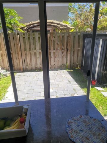 441 NE 5th St, Florida City, FL 33034