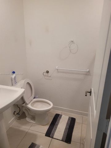 441 NE 5th St, Florida City, FL 33034