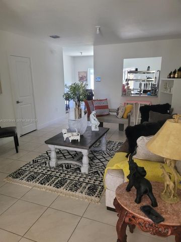 441 NE 5th St, Florida City, FL 33034
