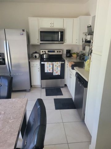 441 NE 5th St, Florida City, FL 33034