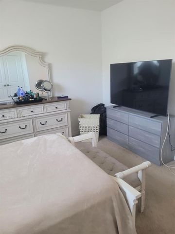 441 NE 5th St, Florida City, FL 33034