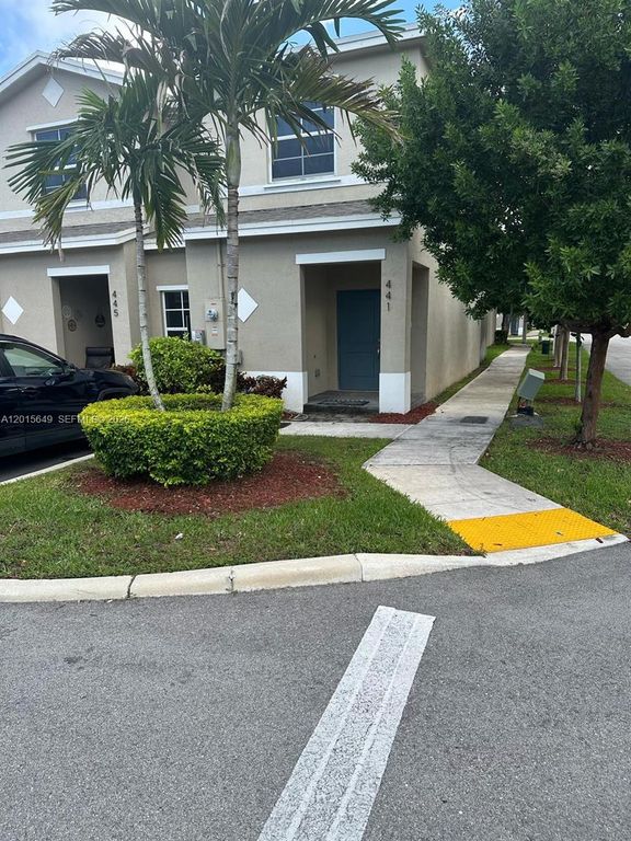 441 NE 5th St, Florida City, FL 33034