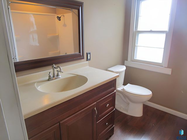 610 Maple St Street, Yankton, SD 57078