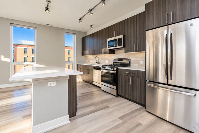 1554 N Talman Avenue 404, Chicago, IL 60622