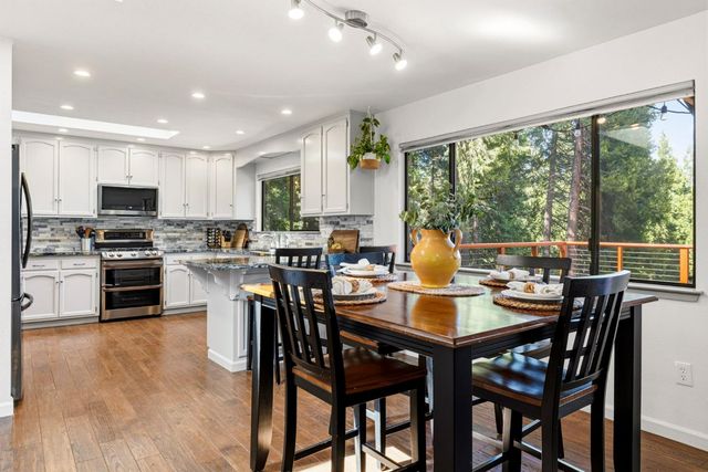 3070 Crystal Summit Rd, Pollock Pines, CA 95726