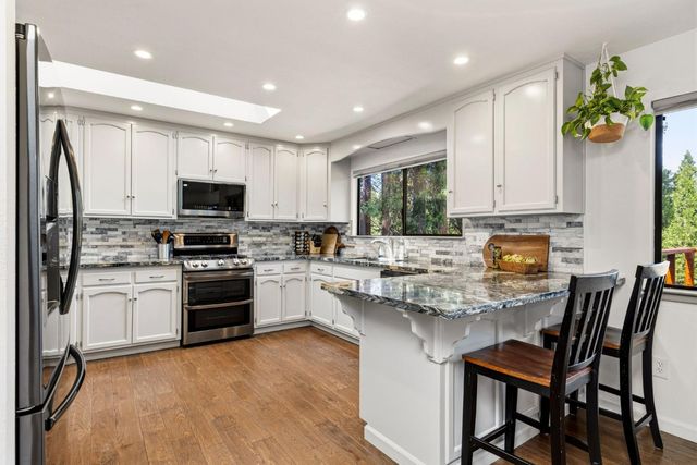 3070 Crystal Summit Rd, Pollock Pines, CA 95726