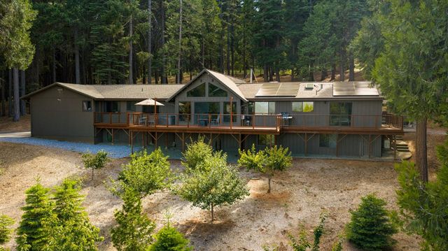 3070 Crystal Summit Rd, Pollock Pines, CA 95726