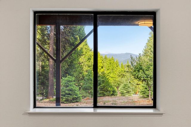 3070 Crystal Summit Rd, Pollock Pines, CA 95726