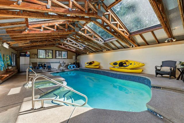 3070 Crystal Summit Rd, Pollock Pines, CA 95726