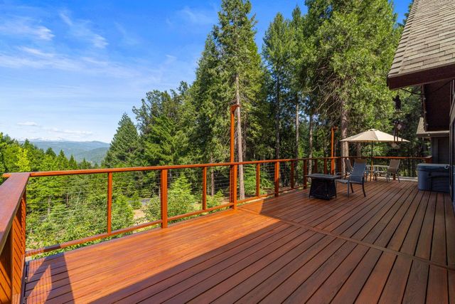 3070 Crystal Summit Rd, Pollock Pines, CA 95726