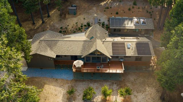 3070 Crystal Summit Rd, Pollock Pines, CA 95726