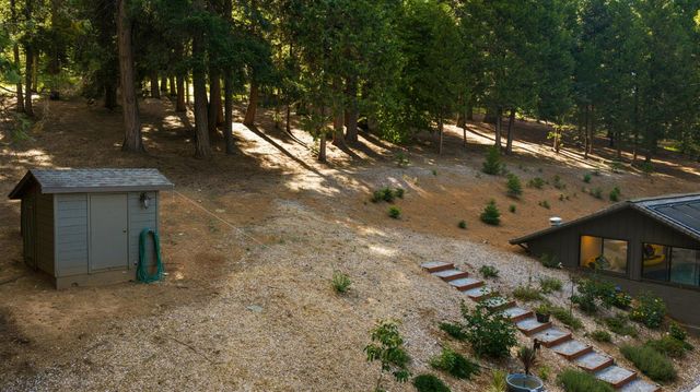 3070 Crystal Summit Rd, Pollock Pines, CA 95726