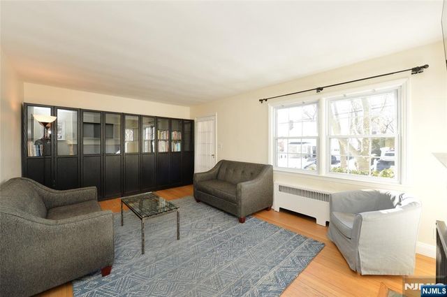 87 Grayson Place, Teaneck, NJ 07666