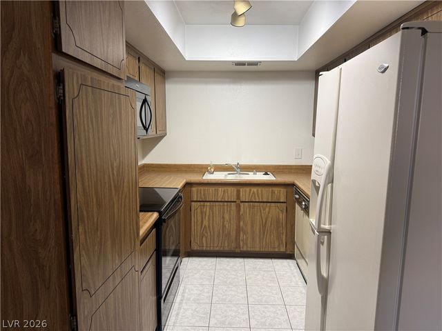 1036 Willow Tree Drive A, Las Vegas, NV 89128