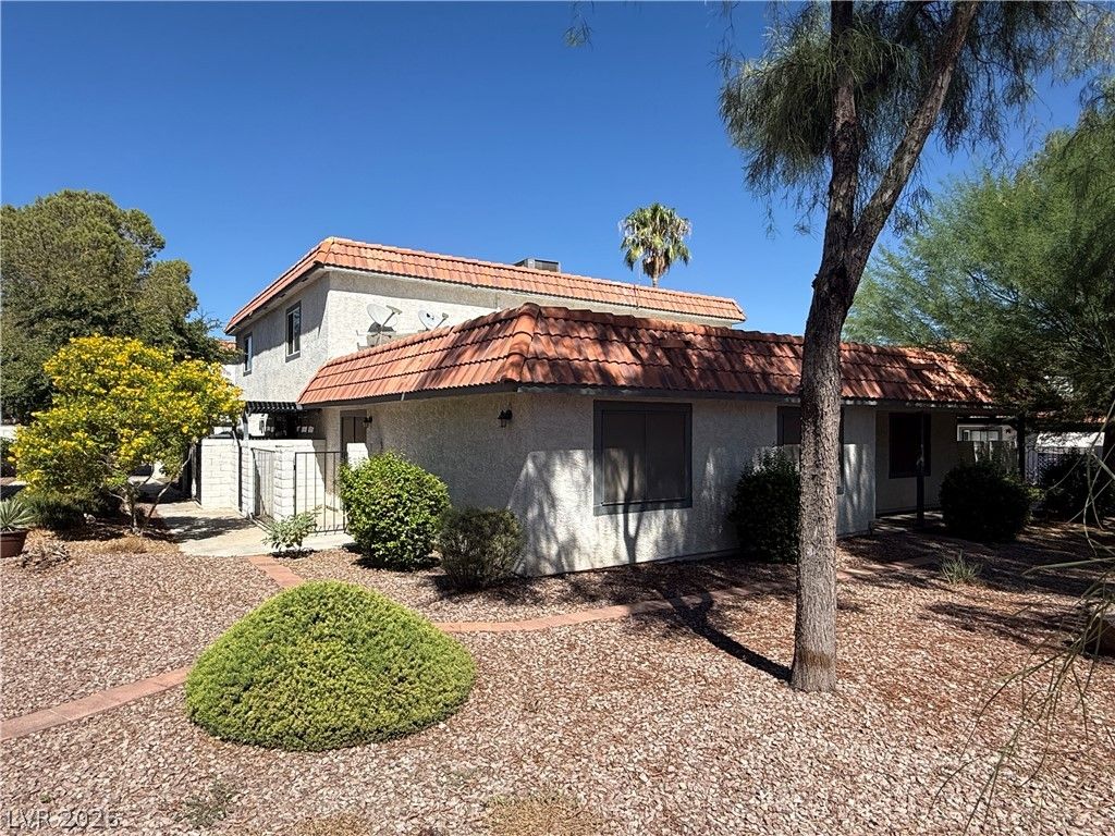 1036 Willow Tree Drive A, Las Vegas, NV 89128