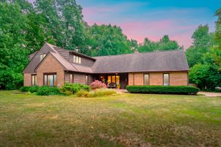 2329 Hickory Point Drive N, Portage City, MI 49024