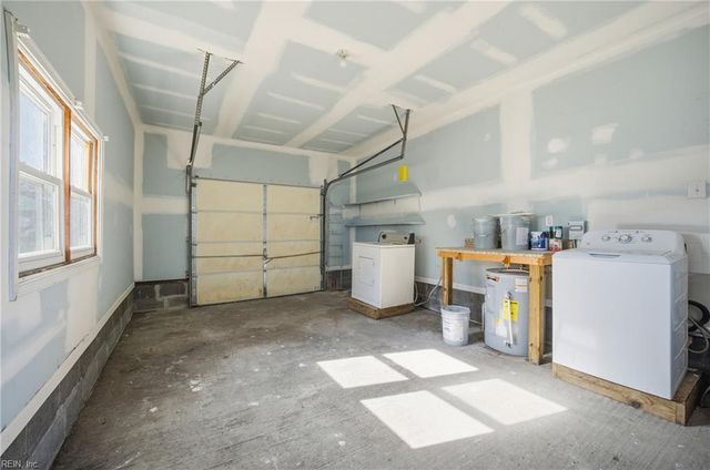 2 Sampson PL, Portsmouth, VA 23702