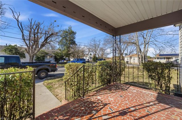 2 Sampson PL, Portsmouth, VA 23702