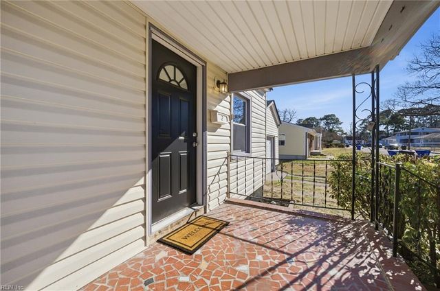 2 Sampson PL, Portsmouth, VA 23702